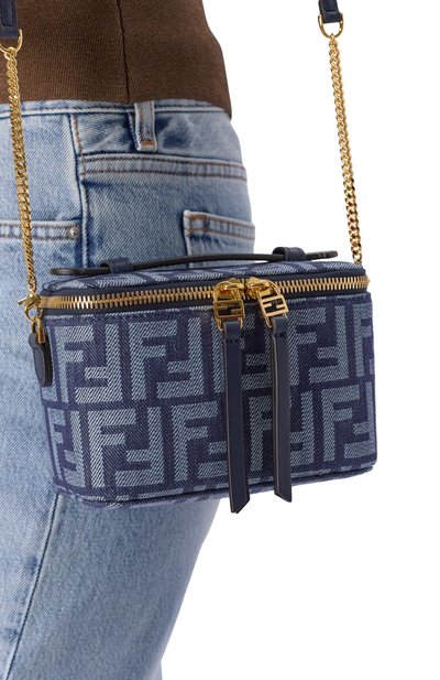 Сумка vanity FENDI синего цвета по цене 249000 руб., арт. 8BS108/AWVA, фото 2 Сумка vanity FENDI, арт. 8BS108/AWVA, фото 2