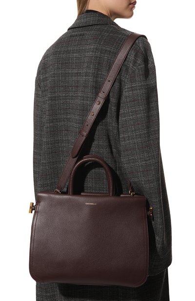 Сумка blue soft COCCINELLE бордового цвета по цене 44900 руб., арт. E1 NHF 18 02 01, фото 2 Сумка blue soft COCCINELLE, арт. E1 NHF 18 02 01, фото 2