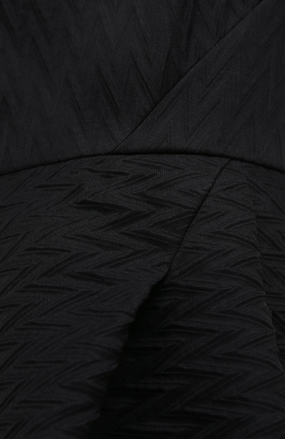 Платье из шелка и вискозы ROLAND MOURET черного цвета по цене 299500 руб., арт. PW20/S0935/F0428, фото 5 Платье из шелка и вискозы ROLAND MOURET, арт. PW20/S0935/F0428, фото 5