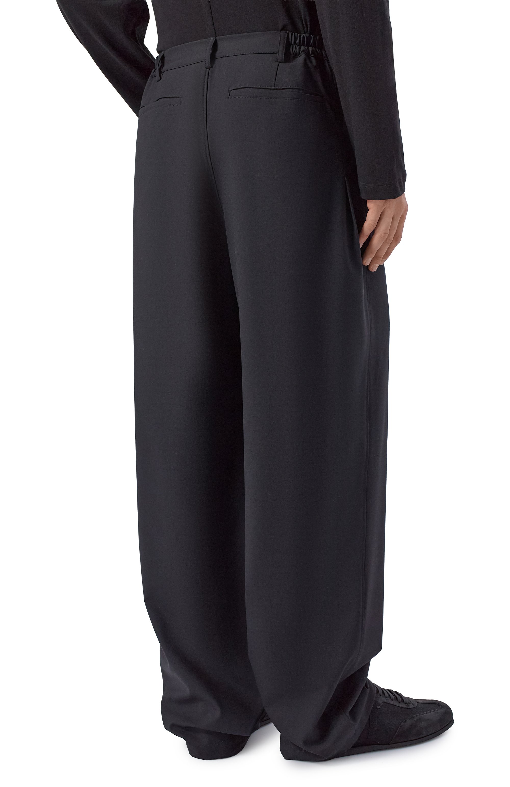 Брюки ANDREA YA'AQOV черного цвета по цене 66050 руб., арт. 26MITH56, фото 4 Брюки ANDREA YA'AQOV, арт. 26MITH56, фото 4