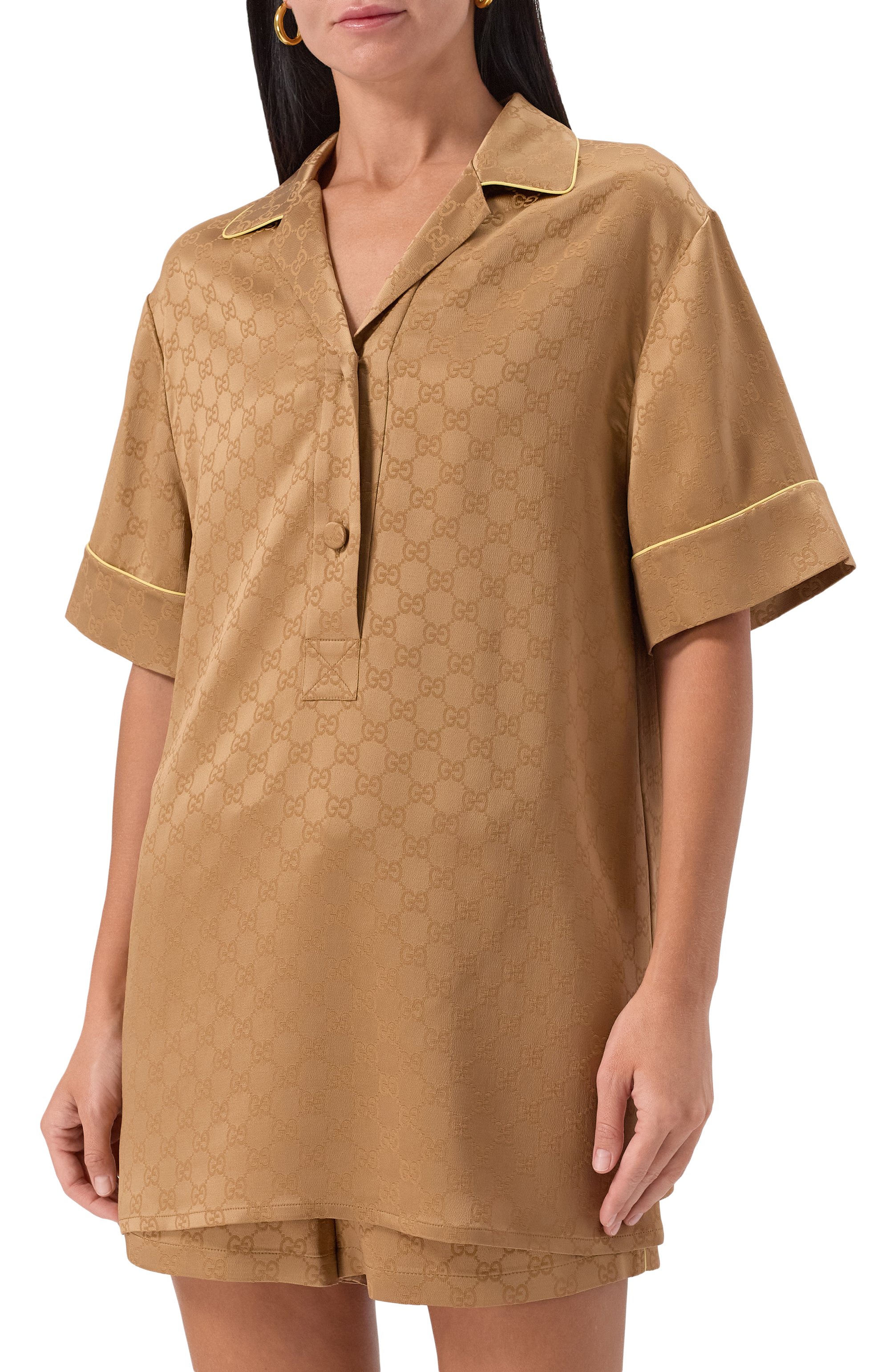 Поло GUCCI бежевого цвета по цене 194500 руб., арт. 814927/ZAQKJ, фото 3 Поло GUCCI, арт. 814927/ZAQKJ, фото 3