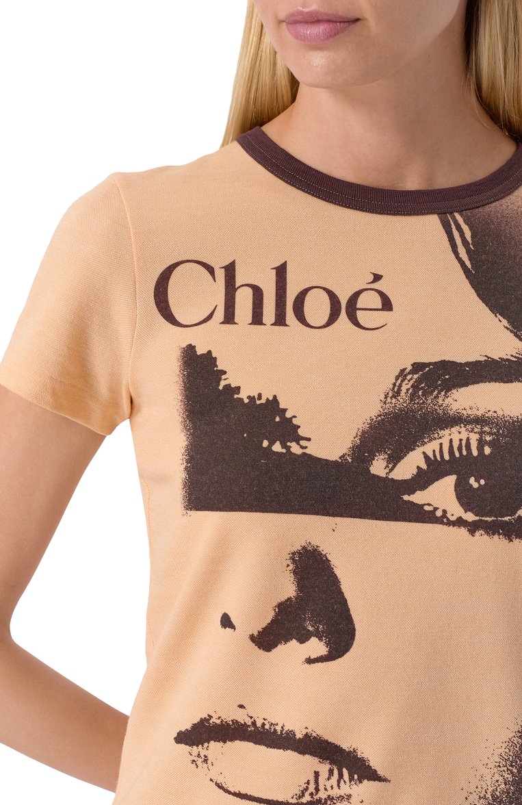 Женская футболка CHLOÉ оранжевого цвета, арт. CH25UJH11189 | Фото 5 (Рукава: Короткие; Автоматизация состава: Проставлено; Длина (для топов): Стандартные; Материал внешний: Шерсть; Автоматизация ТО: Проставлено; Женское Кросс-КТ: Футболка-одежда; Стили: Кэжуэл; Принт: С принтом)