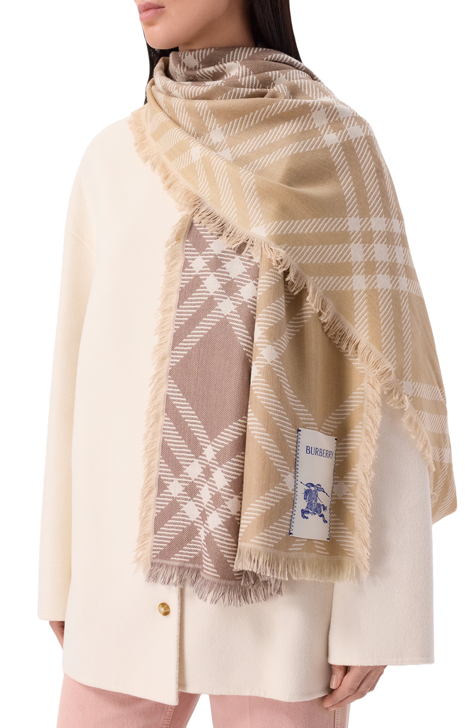 Шарф из шерсти и шелка BURBERRY бежевого цвета по цене 79300 руб., арт. 8125843, фото 2 Шарф из шерсти и шелка BURBERRY, арт. 8125843, фото 2