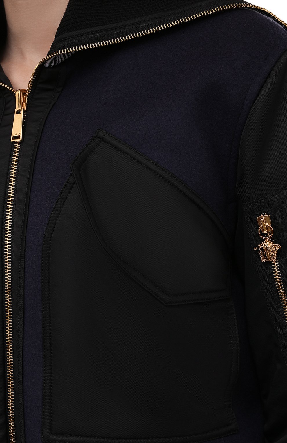 Шерстяная куртка VERSACE темно-синего цвета по цене 257000 руб., арт. 1001244/1A00901, фото 5 Шерстяная куртка VERSACE, арт. 1001244/1A00901, фото 5