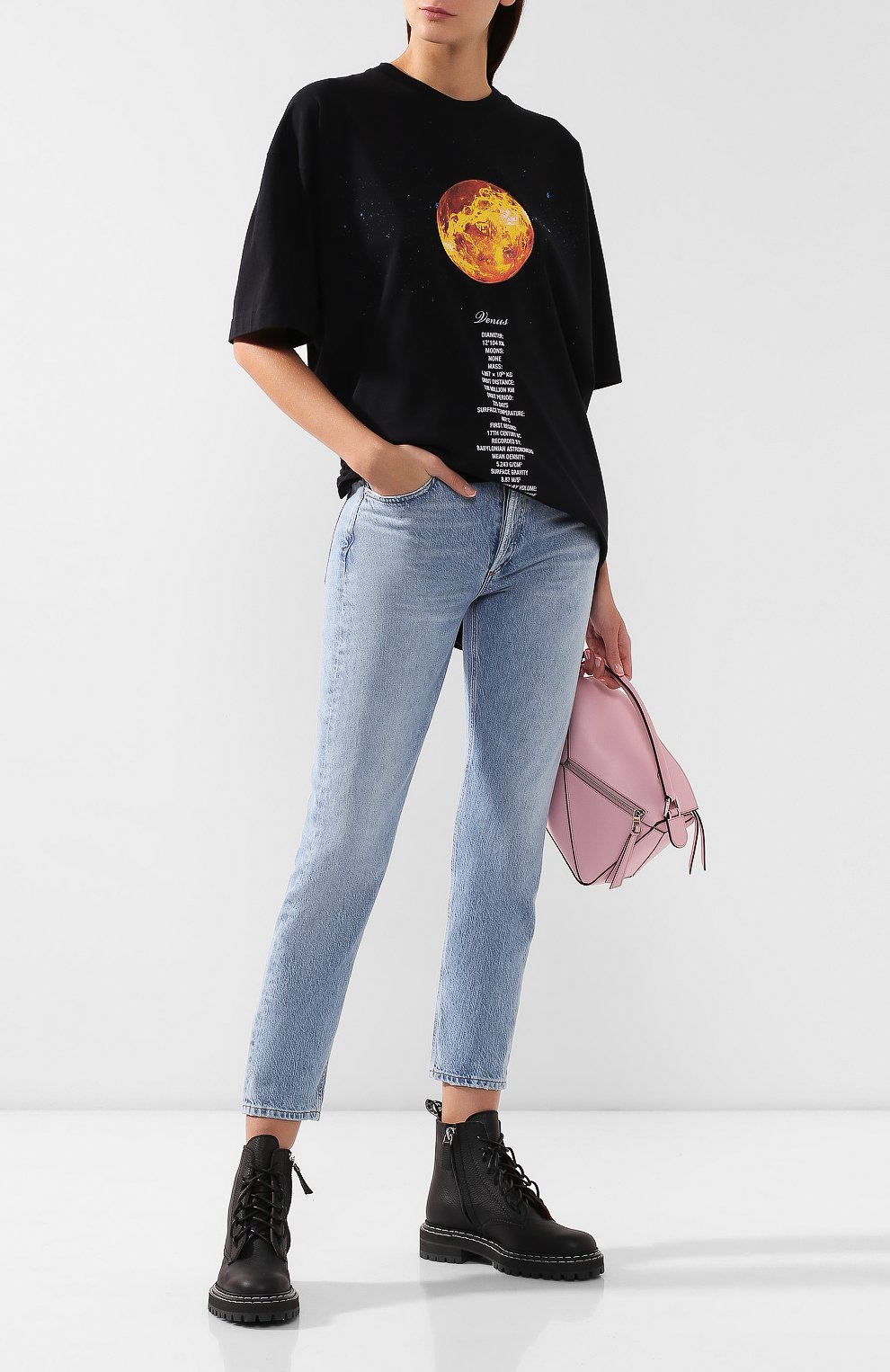 Хлопковая футболка VETEMENTS черного цвета по цене 53950 руб., арт. UAH20TR901/W, фото 2 Хлопковая футболка VETEMENTS, арт. UAH20TR901/W, фото 2