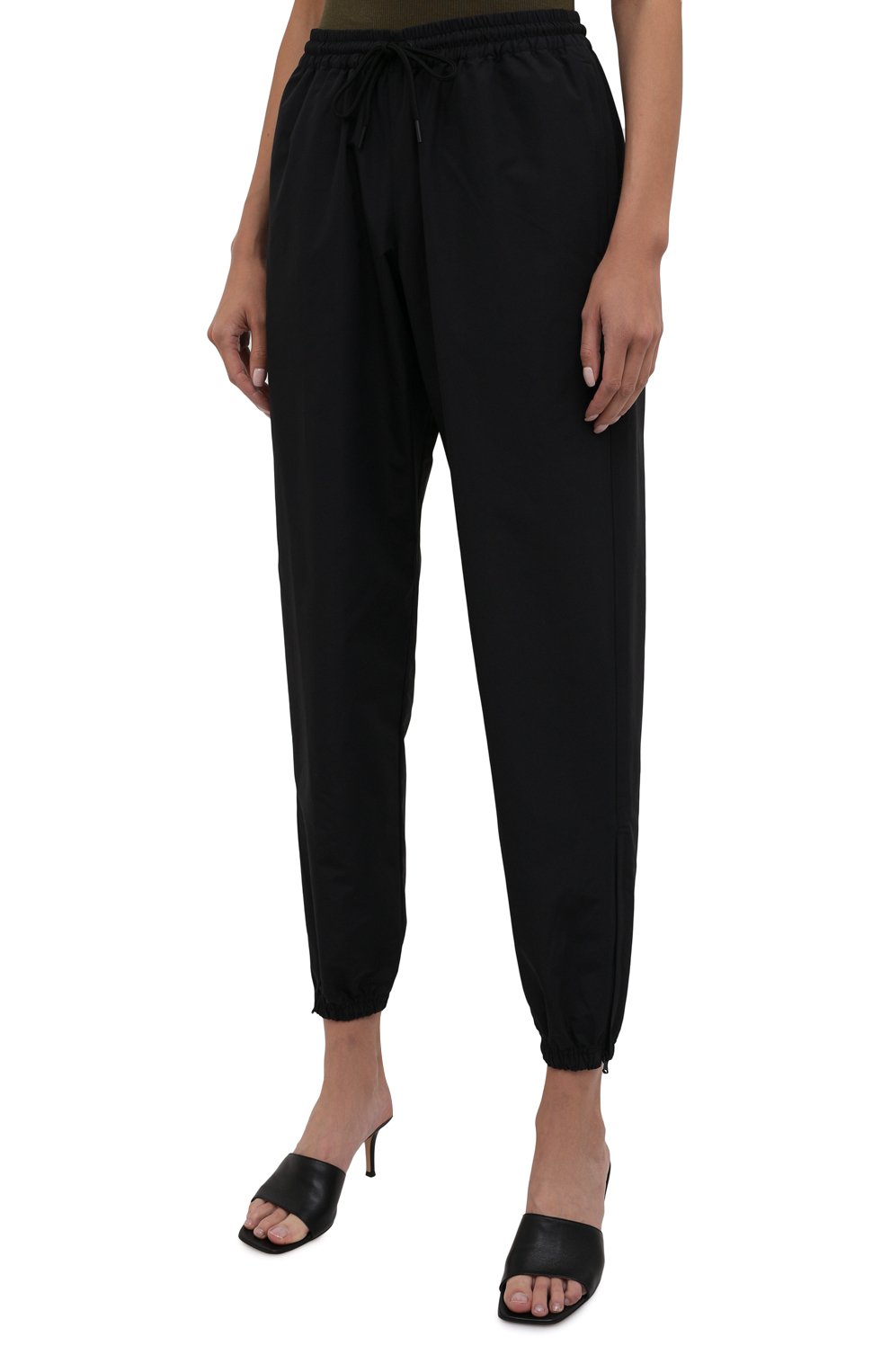 Джоггеры WARDROBE.NYC черного цвета по цене 33600 руб., арт. W2018R03, фото 3 Джоггеры WARDROBE.NYC, арт. W2018R03, фото 3