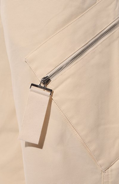Хлопковые брюки JACQUEMUS светло-бежевого цвета по цене 96750 руб., арт. 22H226PA026/1073WHITE, фото 5 Хлопковые брюки JACQUEMUS, арт. 22H226PA026/1073WHITE, фото 5