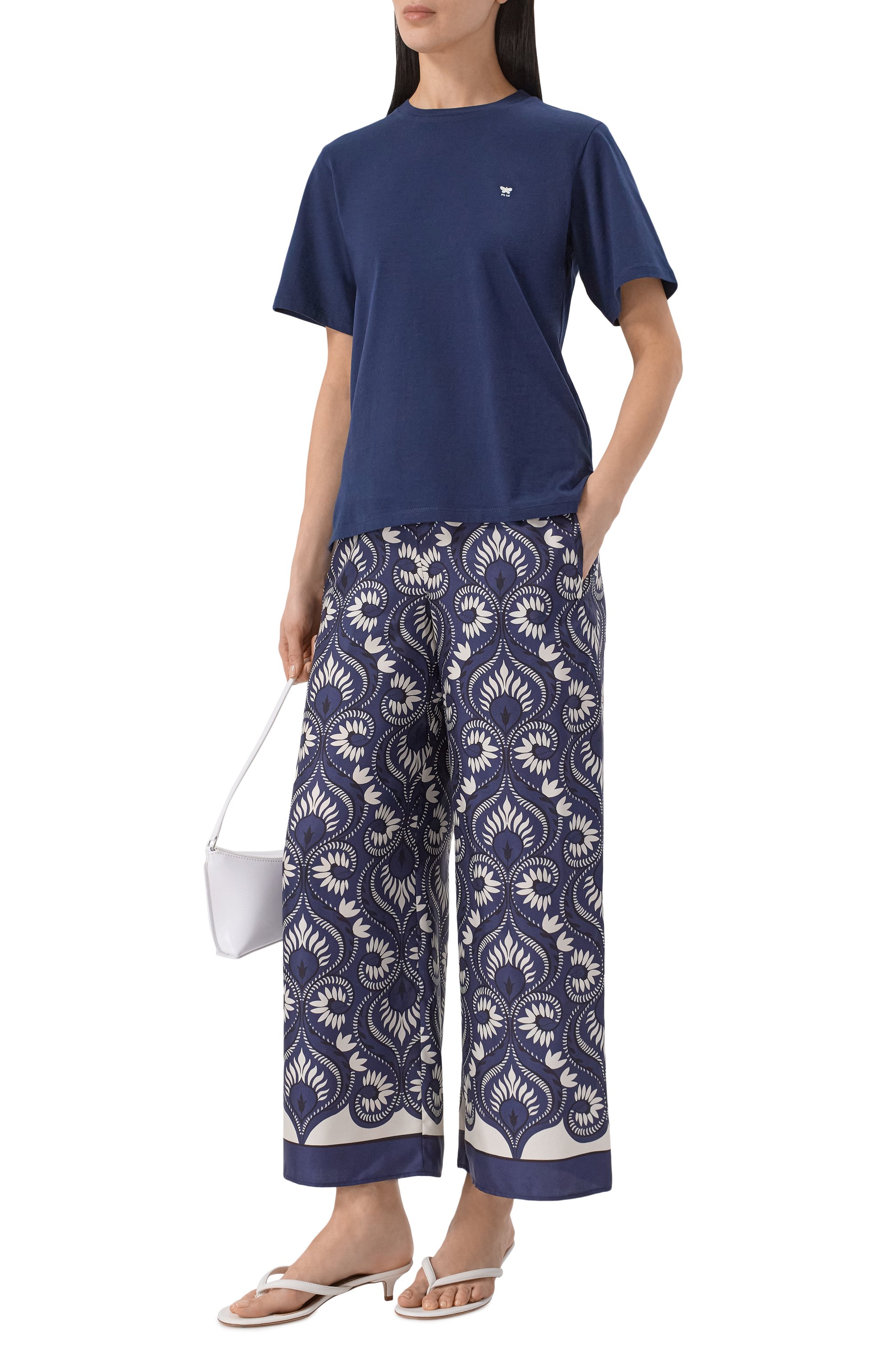 Хлопковая футболка WEEKEND MAX MARA синего цвета по цене 10450 руб., арт. WKDVENAC0, фото 2 Хлопковая футболка WEEKEND MAX MARA, арт. WKDVENAC0, фото 2