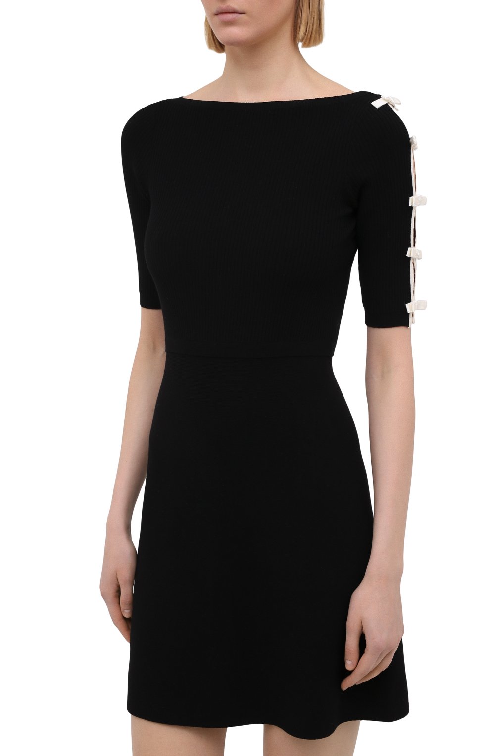 Платье из вискозы REDVALENTINO черного цвета по цене 59950 руб., арт. VR3KD02I/5NM, фото 3 Платье из вискозы REDVALENTINO, арт. VR3KD02I/5NM, фото 3