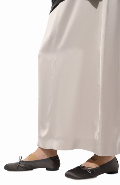 Текстильные балетки anatomic MM6 темно-серого цвета по цене 56950 руб., арт. S59WZ0093/P5560, фото 3 Текстильные балетки anatomic MM6, арт. S59WZ0093/P5560, фото 3