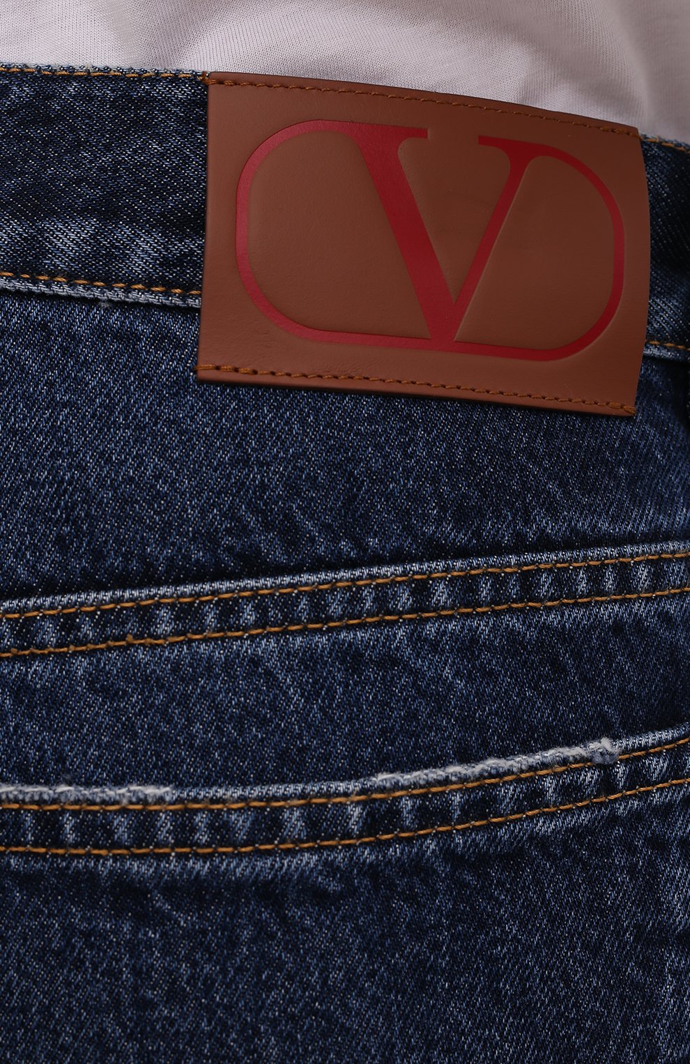 Джинсы VALENTINO синего цвета по цене 85250 руб., арт. XV3DE01T7LE, фото 5 Джинсы VALENTINO, арт. XV3DE01T7LE, фото 5