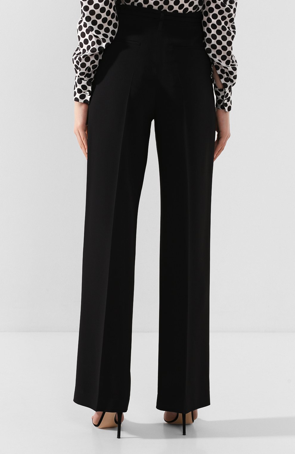 Брюки со стрелками REDVALENTINO черного цвета по цене 72650 руб., арт. TR3RBC25/2EU, фото 4 Брюки со стрелками REDVALENTINO, арт. TR3RBC25/2EU, фото 4
