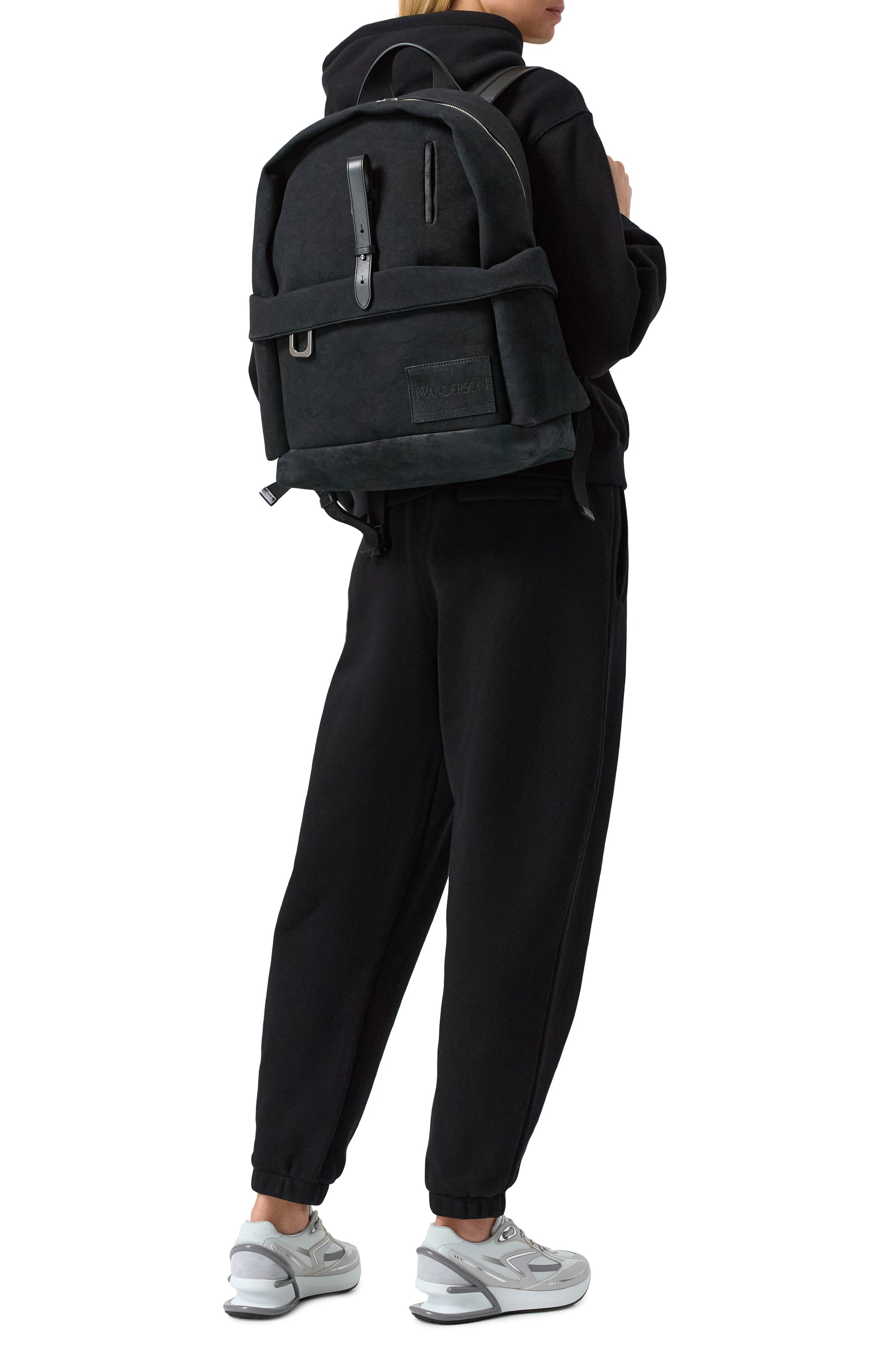 Рюкзак puller JW ANDERSON черного цвета по цене 99000 руб., арт. HB0656 FA0389, фото 7 Рюкзак puller JW ANDERSON, арт. HB0656 FA0389, фото 7