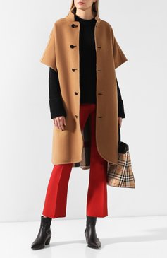 Женская двустороннее пончо BURBERRY бежевого цвета, арт. 8009862 | Фото 2 (Материал внешний: Шерсть, Синтетический материал; Длина (верхняя одежда): До колена; Материал сплава: Проставлено, Проверено; Статус проверки: Проверено, Проверена категория; Драгоценные камни: Проставлено)