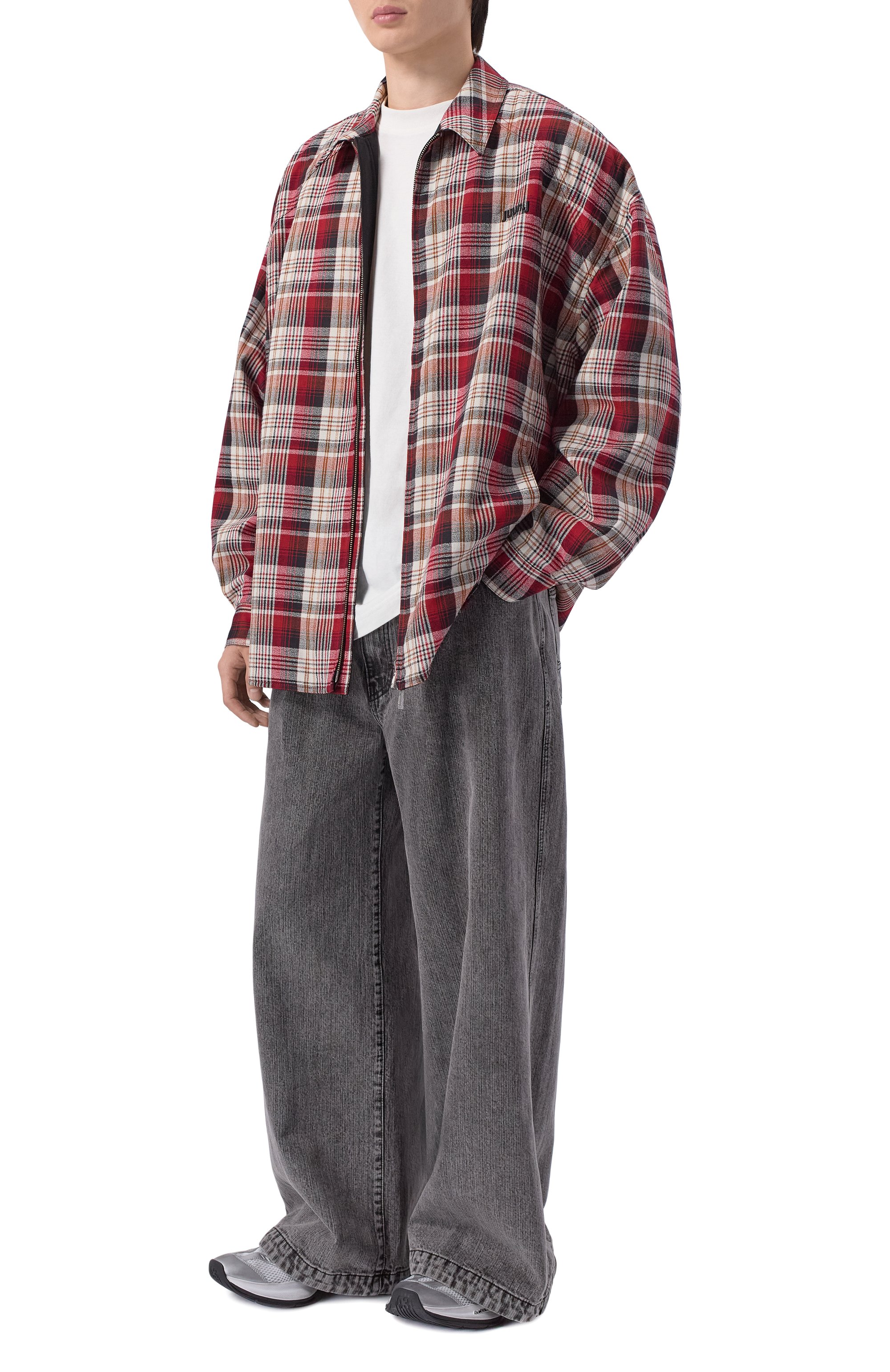 Джинсы JUUN.J темно-серого цвета по цене 63350 руб., арт. JC6221PD2, фото 2 Джинсы JUUN.J, арт. JC6221PD2, фото 2