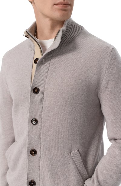 Кашемировый кардиган BRIONI светло-серого цвета по цене 339000 руб., арт. UMIF0L/02K06, фото 5 Кашемировый кардиган BRIONI, арт. UMIF0L/02K06, фото 5