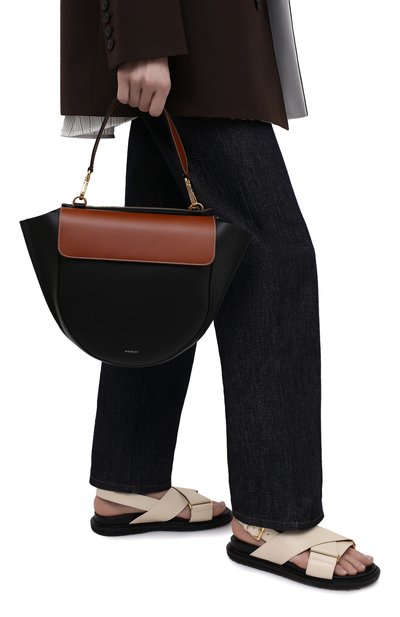 Сумка hortensia medium WANDLER черного цвета по цене 97000 руб., арт. H0RTENSIA BAG MEDIUM, фото 2 Сумка hortensia medium WANDLER, арт. H0RTENSIA BAG MEDIUM, фото 2