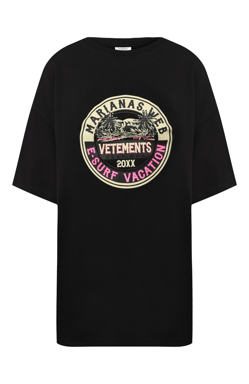 Хлопковая футболка VETEMENTS черного цвета по цене 29950 руб., арт. UAH20TR925/W, фото 1 Хлопковая футболка VETEMENTS, арт. UAH20TR925/W, фото 1