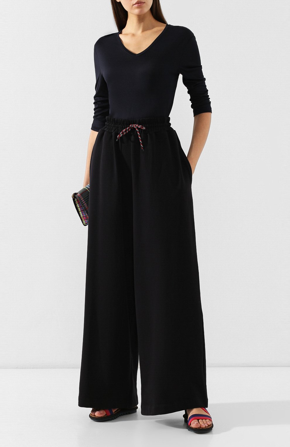 Лонгслив из вискозы DRIES VAN NOTEN темно-синего цвета по цене 11800 руб., арт. 191-11123-7612, фото 2 Лонгслив из вискозы DRIES VAN NOTEN, арт. 191-11123-7612, фото 2