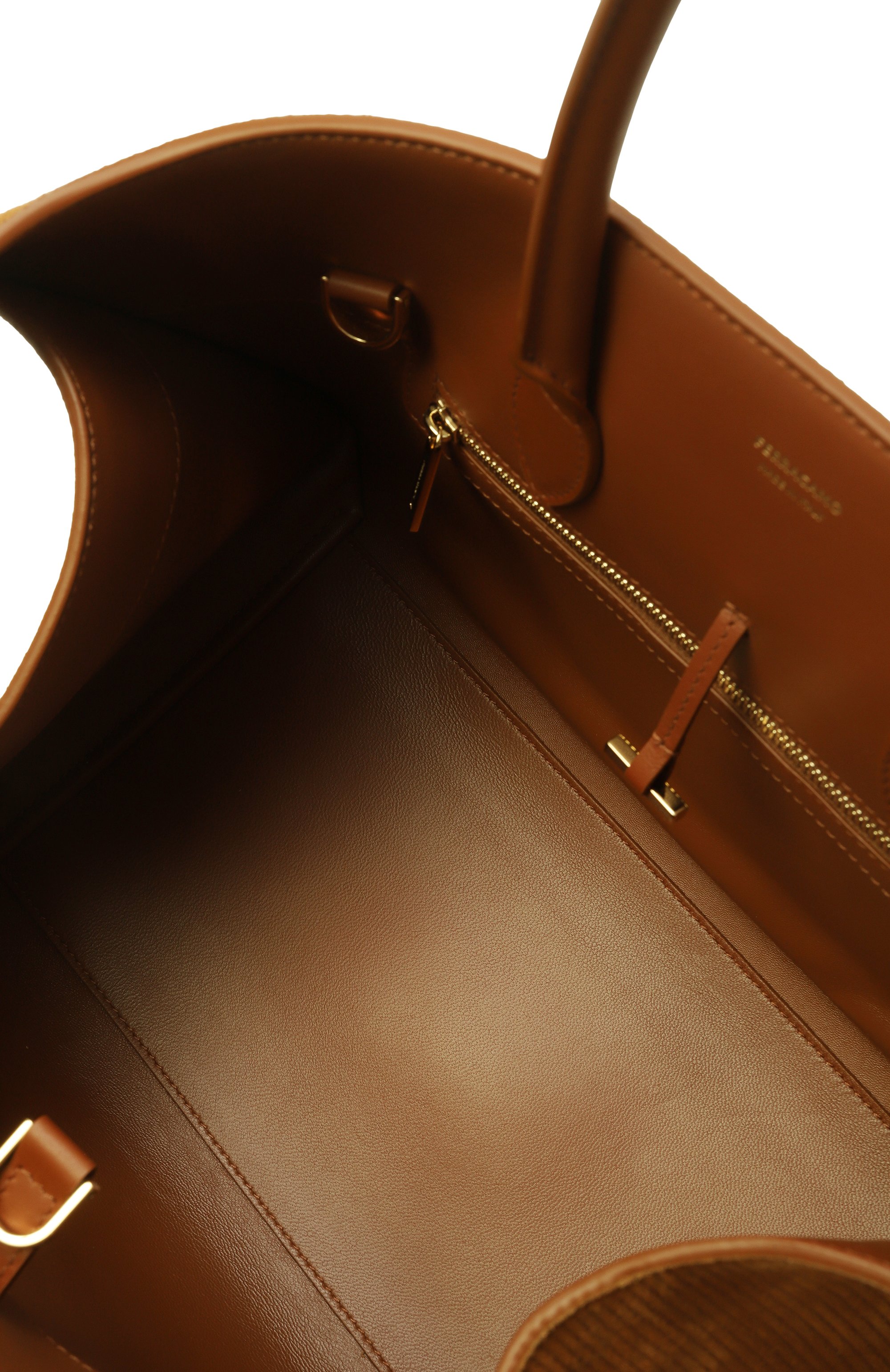 Сумка hug medium FERRAGAMO светло-коричневого цвета по цене 350500 руб., арт. 215608/785775, фото 5 Сумка hug medium FERRAGAMO, арт. 215608/785775, фото 5