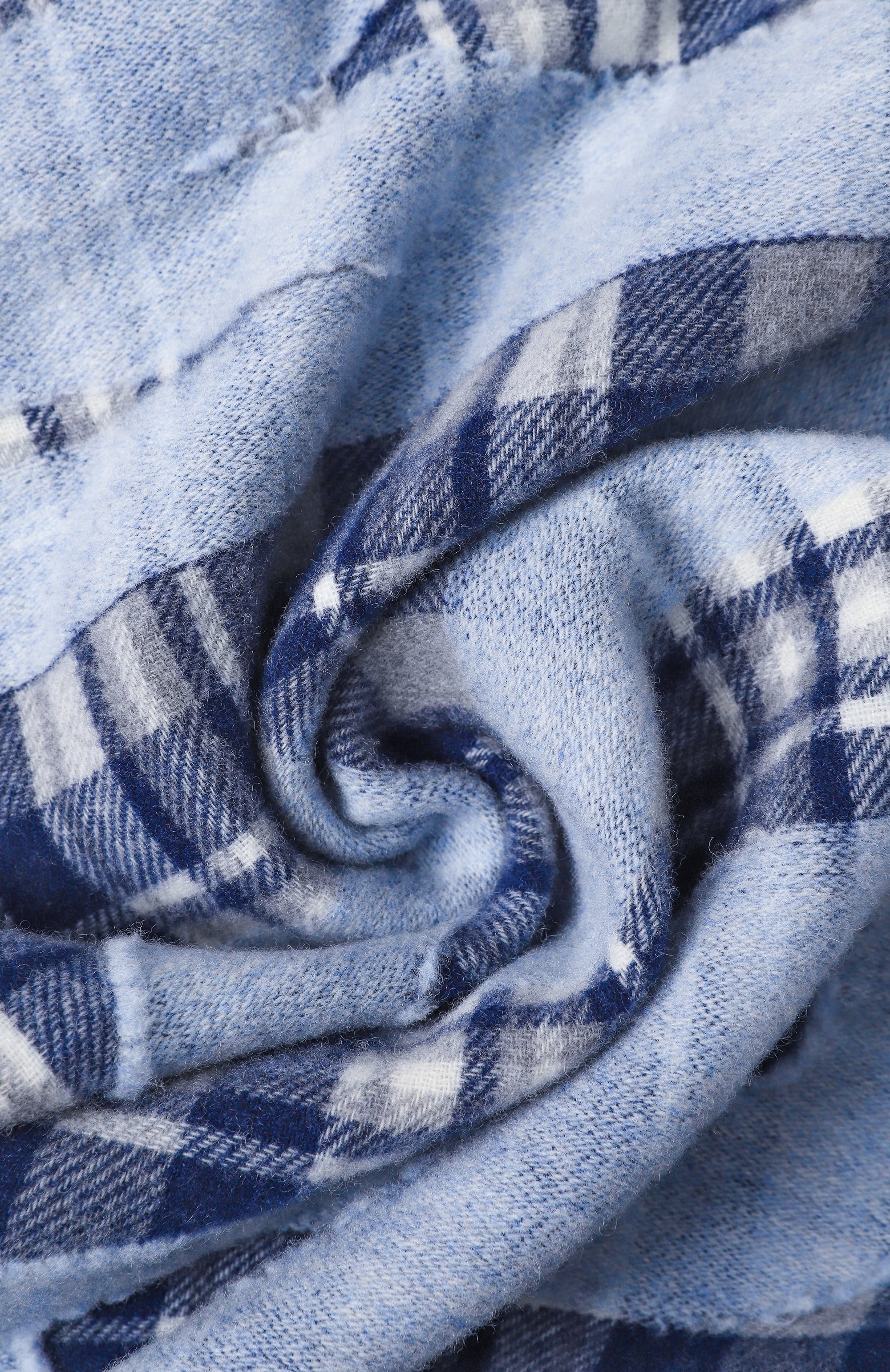 Шерстяной шарф MOSCHINO синего цвета по цене 25950 руб., арт. 50238/M5856, фото 3 Шерстяной шарф MOSCHINO, арт. 50238/M5856, фото 3