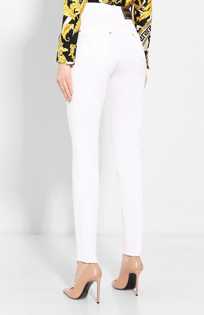 Джинсы VERSACE белого цвета по цене 79950 руб., арт. A83653/A231045, фото 4 Джинсы VERSACE, арт. A83653/A231045, фото 4