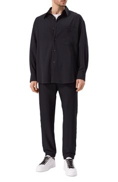 Мужская шерстяная рубашка GIORGIO ARMANI темно-синего цвета, арт. GM001429/TE10043 | Фото 2 (Материал сплава: Проставлено; Драгоценные камни: Проставлено; Материал внешний: Шерсть; Рукава: Длинные; Длина (для топов): Удлиненные; Случай: Повседневный; Принт: Одно�тонные; Стили: Кэжуэл; Манжеты: На пуговицах; Воротник: Кент)