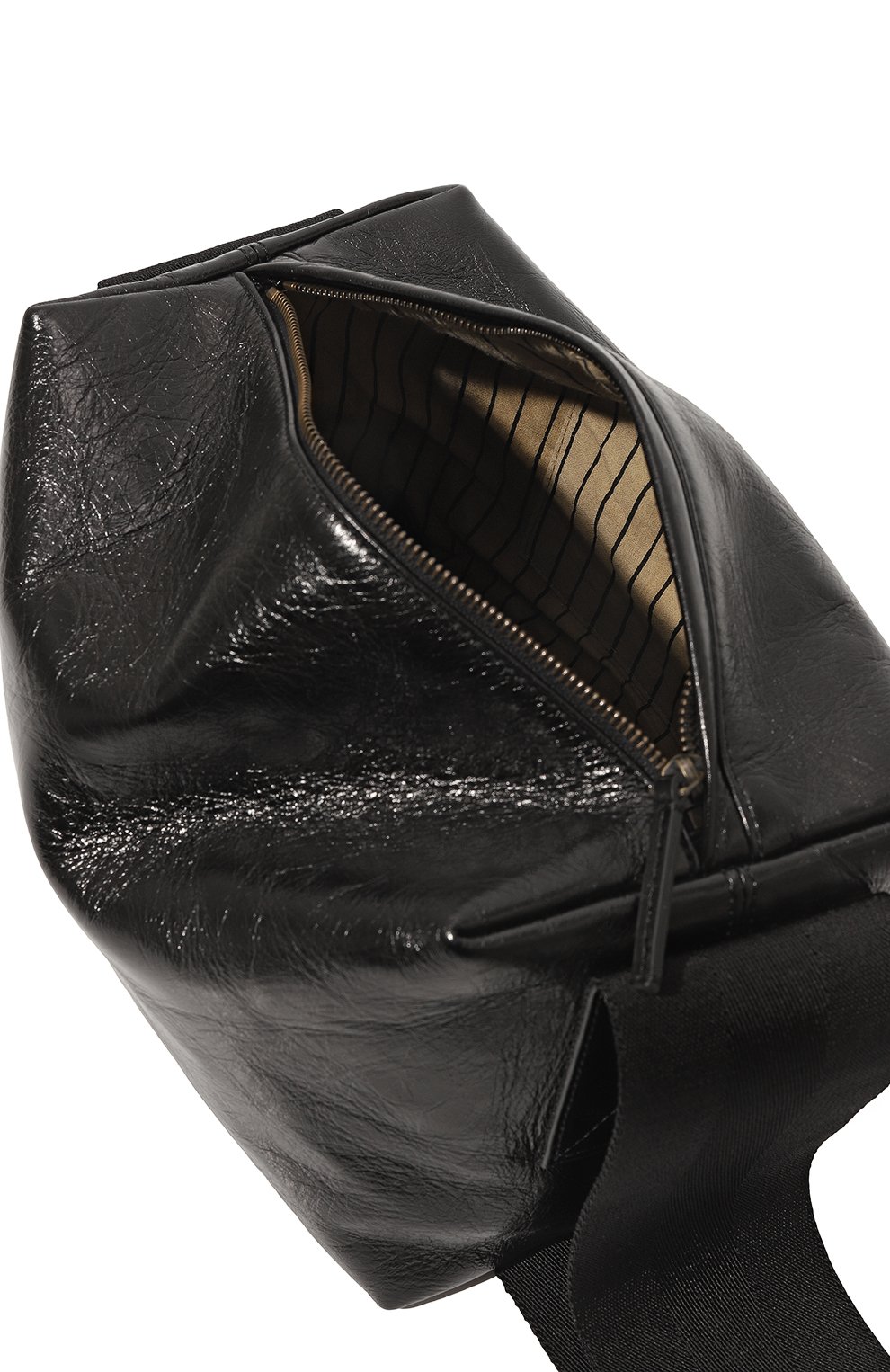 Сумка UMA WANG черного цвета по цене 95550 руб., арт. UB0034, фото 5 Сумка UMA WANG, арт. UB0034, фото 5
