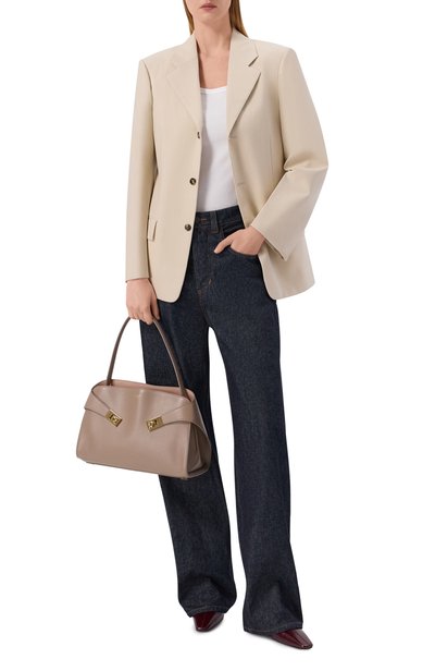 Сумка hug FERRAGAMO серого цвета по цене 348500 руб., арт. 219816/795203, фото 3 Сумка hug FERRAGAMO, арт. 219816/795203, фото 3