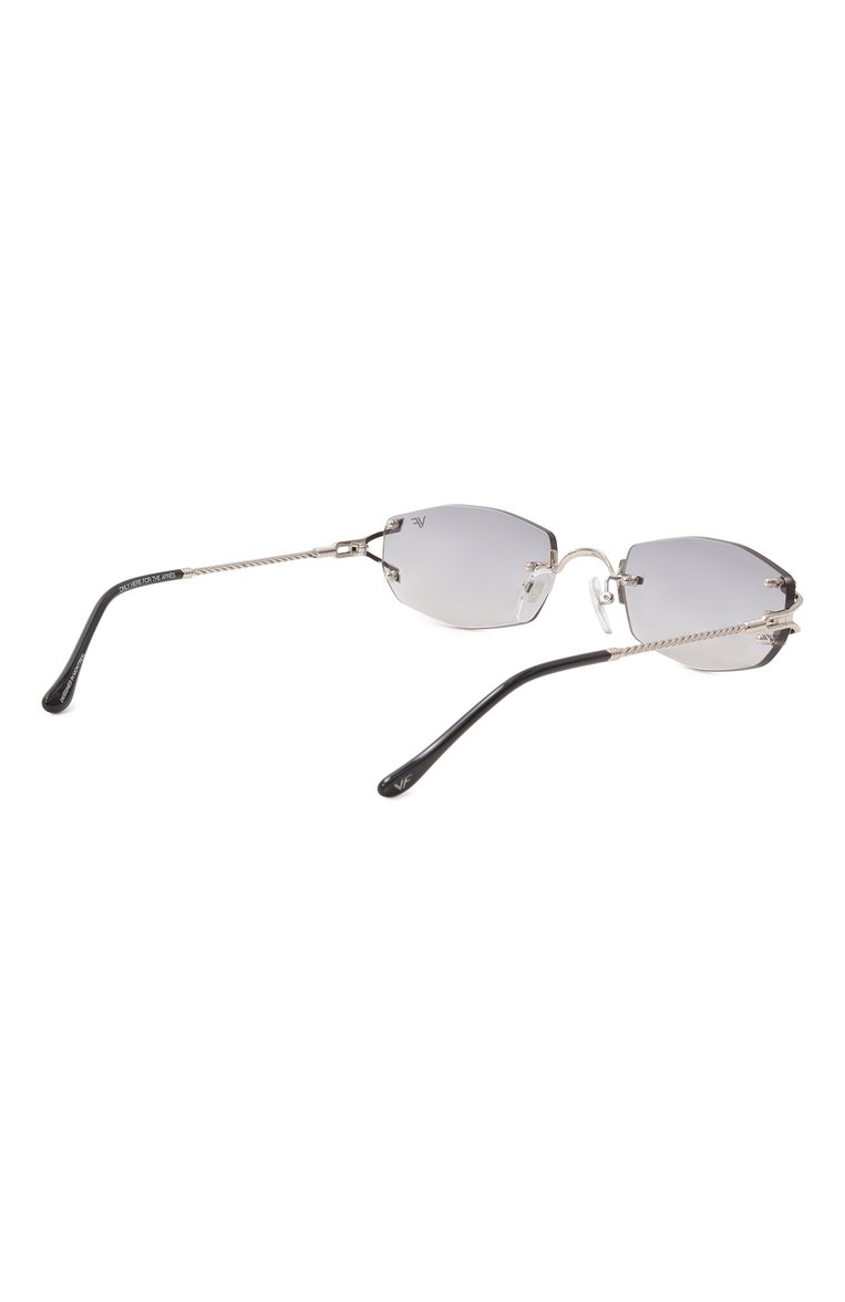 Женские солнцезащитные очки VINTAGE FRAMES серого цвета, арт. ASPEN 24KT WHITE G0LD/ASPHALT | Фото 4 (Материал: Металл; Тип очков: С/з; Региональные ограничения белый список (Axapta Mercury): Не проставлено; Нос: Не проставлено; Кросс-КТ: С/з-унисекс; Очки форма: Безоправные, Овальные; Оптика Гендер: оптика-унисекс)