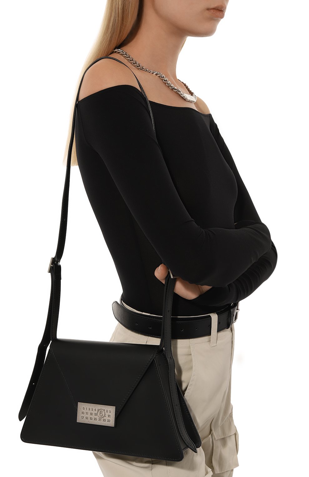 Сумка numeric medium MM6 черного цвета по цене 78650 руб., арт. SB6ZH0015/P6418, фото 2 Сумка numeric medium MM6, арт. SB6ZH0015/P6418, фото 2