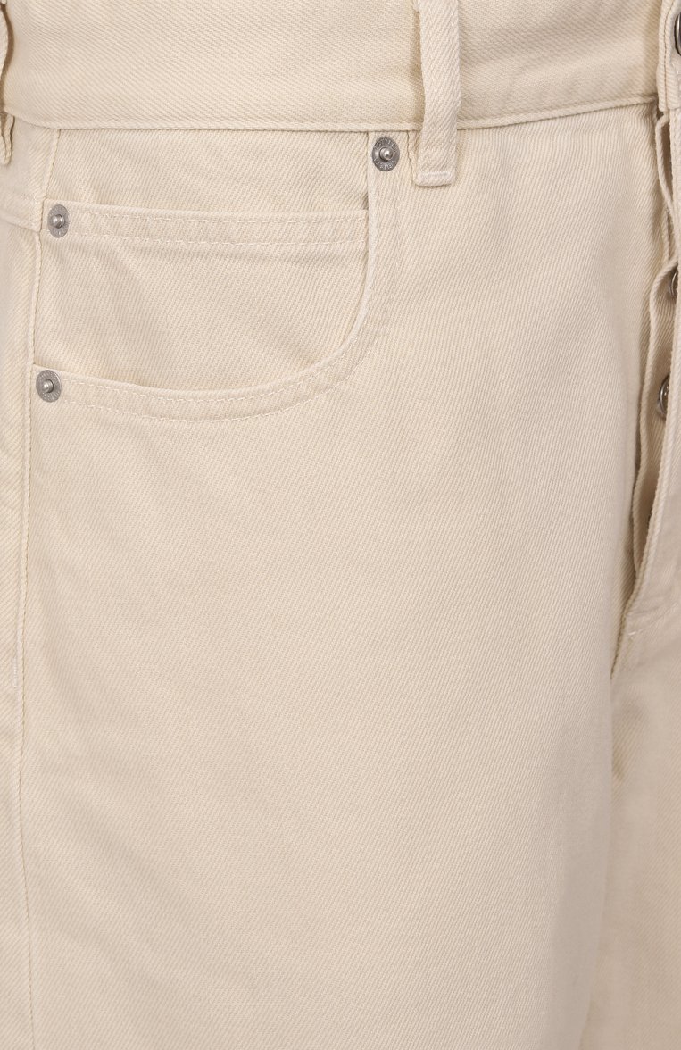 Женские джинсы BOTTEGA VENETA кремового цвета, арт. 824659/V5DV0 | Фото 6 (Автоматизация ТО: Проставлено; Длина (брюки, джинсы): Стандартные; Автоматизация состава: Проставлено; Материал внешний: Хлопок, Деним; Силуэт Ж (брюки и джинсы): Прямые; Кросс-КТ: Деним; Стили: Кэжуэл)