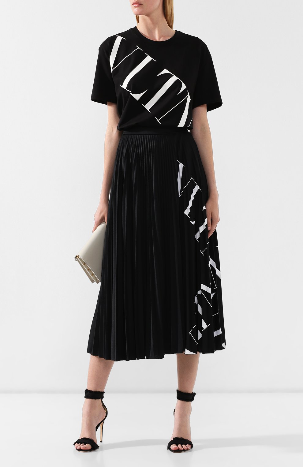 Хлопковая футболка VALENTINO черно-белого цвета по цене 42400 руб., арт. SB3MG02E4SH, фото 2 Хлопковая футболка VALENTINO, арт. SB3MG02E4SH, фото 2