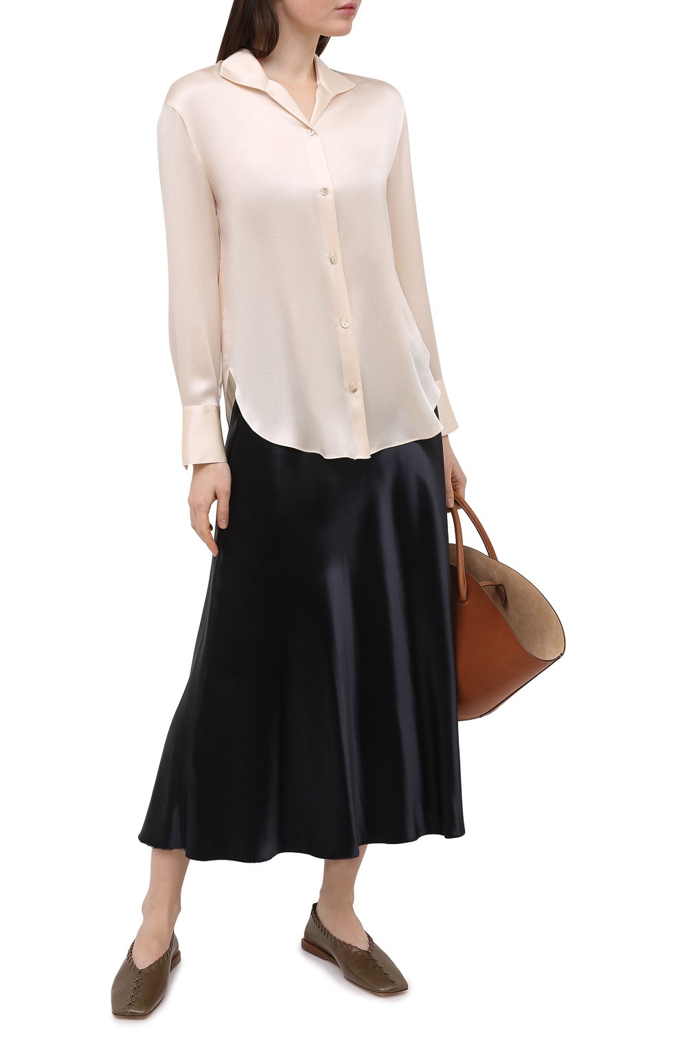 Шелковая рубашка VINCE бежевого цвета по цене 38250 руб., арт. V718012413, фото 2 Шелковая рубашка VINCE, арт. V718012413, фото 2