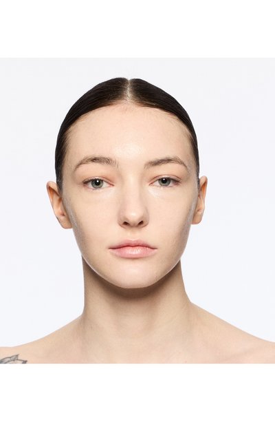 Тональный крем-стик studio radiance skin tint stick, оттенок lightest 2 (8g) MAC цвета по цене 4350 руб., арт. SASZ-13, фото 3 Тональный крем-стик studio radiance skin tint stick, оттенок lightest 2 (8g) MAC, арт. SASZ-13, фото 3