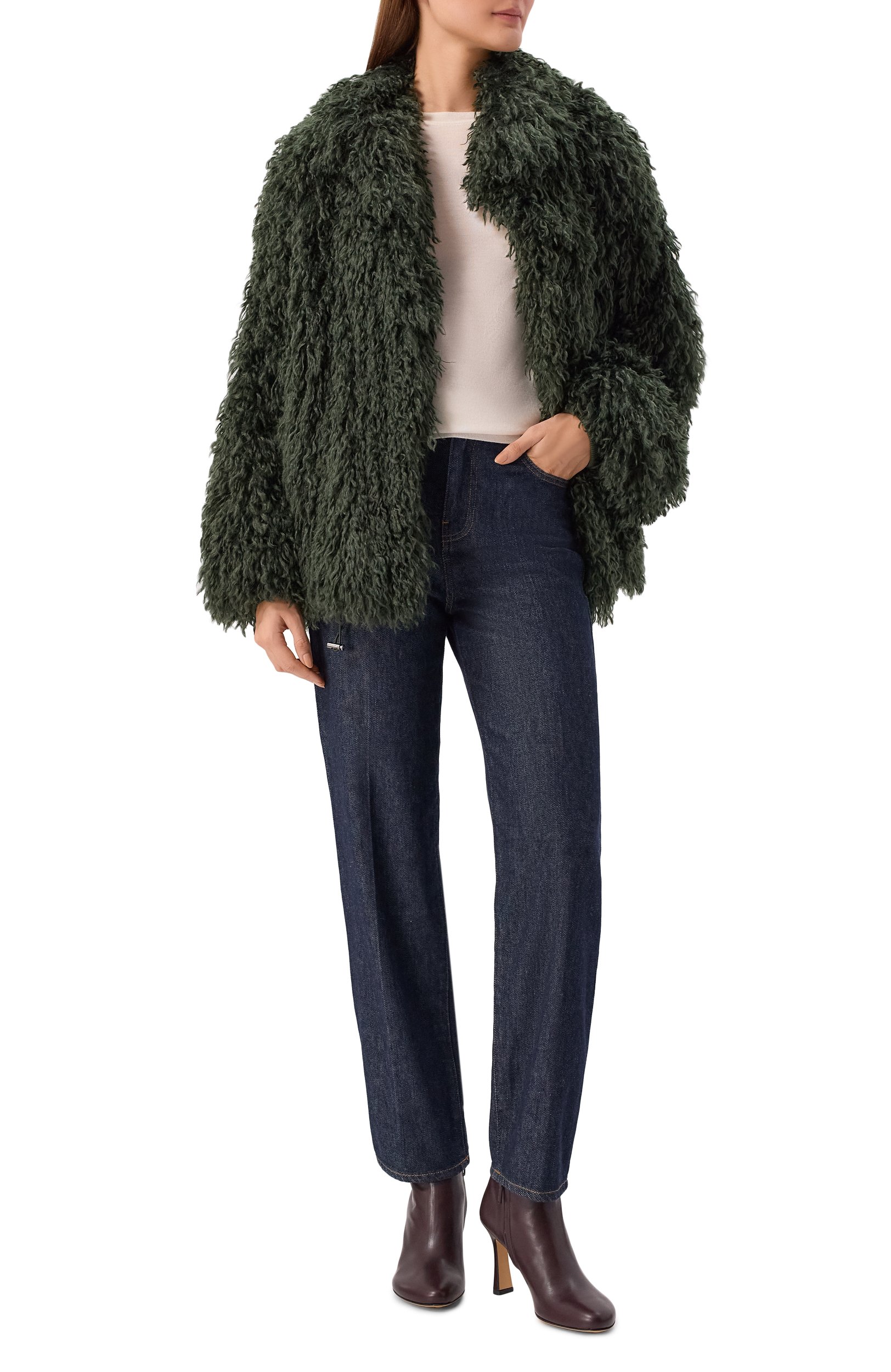Шуба из экомеха EMPORIO ARMANI хаки цвета по цене 84150 руб., арт. EW004261/AF24389, фото 2 Шуба из экомеха EMPORIO ARMANI, арт. EW004261/AF24389, фото 2