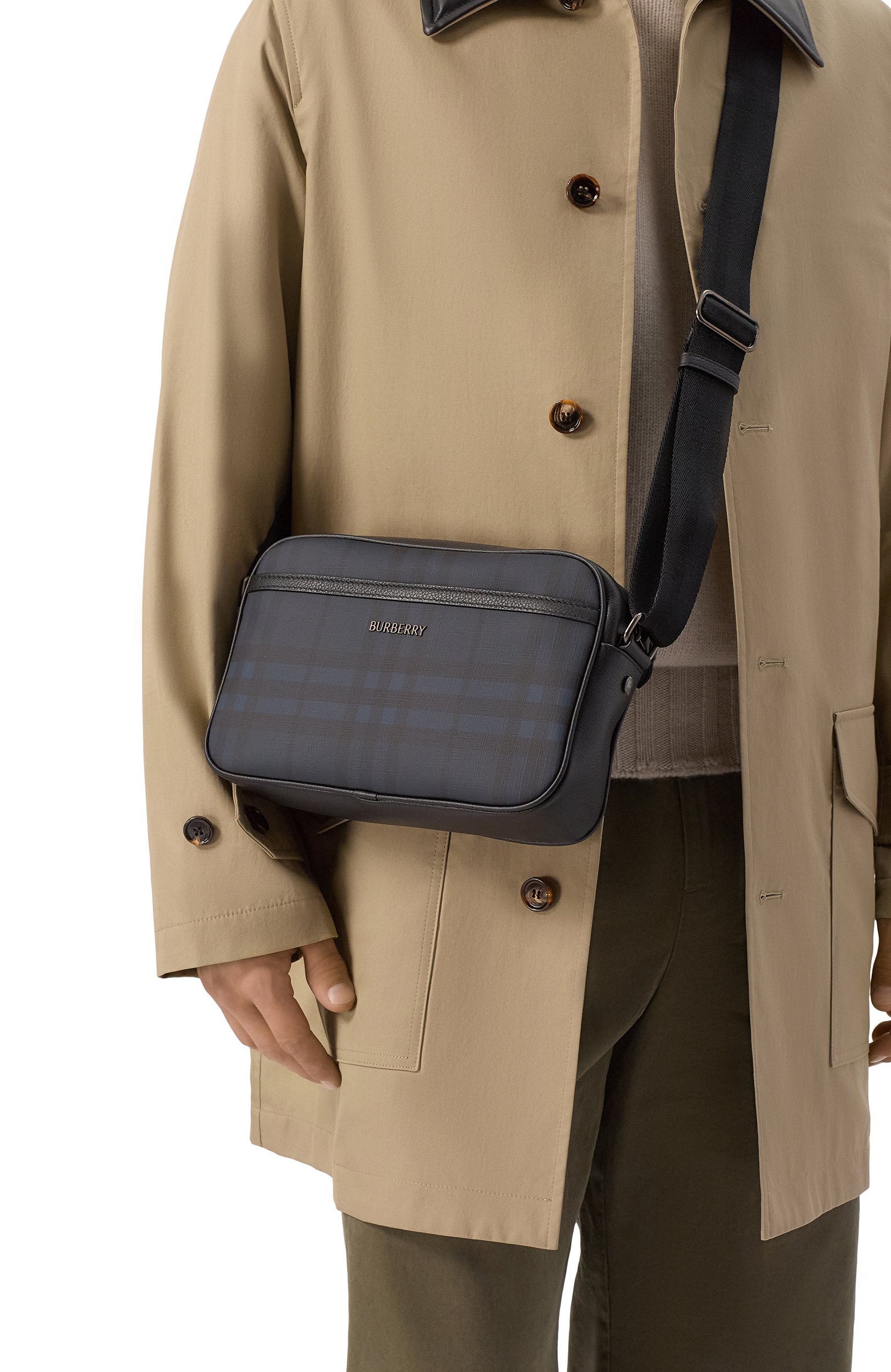 Сумка city BURBERRY темно-синего цвета по цене 135000 руб., арт. 8129340, фото 2 Сумка city BURBERRY, арт. 8129340, фото 2
