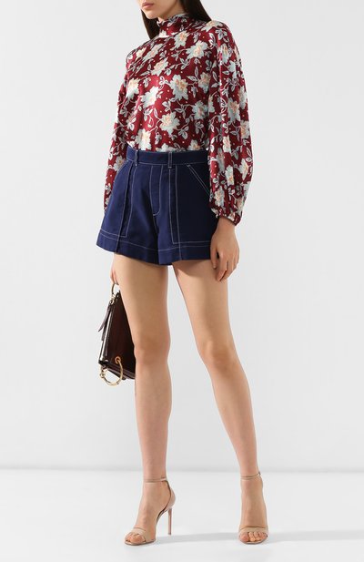 Джинсовые шорты CHLOÉ темно-синего цвета по цене 88100 руб., арт. CHC19ADS04046, фото 2 Джинсовые шорты CHLOÉ, арт. CHC19ADS04046, фото 2