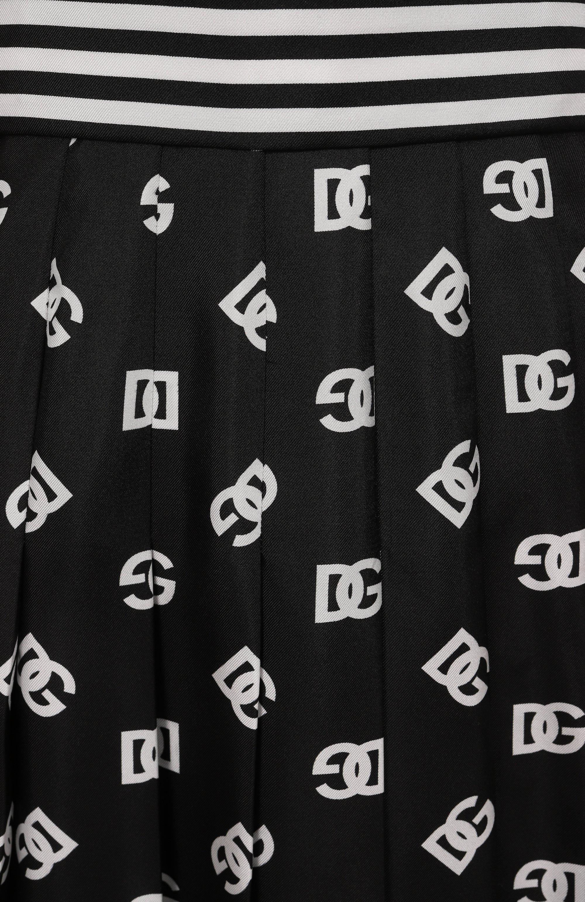 Шелковое платье DOLCE & GABBANA черно-белого цвета по цене 374000 руб., арт. F6TMNT/GDCVJ, фото 6 Шелковое платье DOLCE & GABBANA, арт. F6TMNT/GDCVJ, фото 6