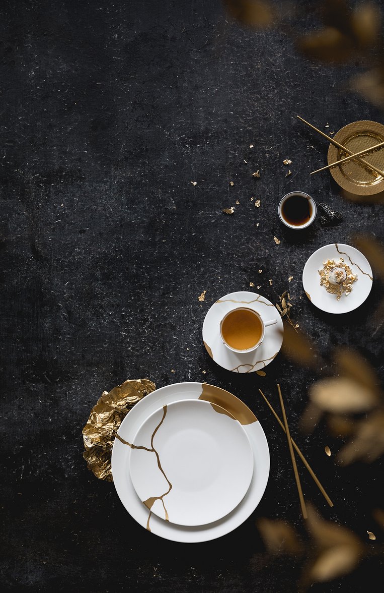 Чайная чашка с блюдцем kintsugi BERNARDAUD золотого цвета, арт. 1095/91 | Фото 2 (Региональные ограничения белый список (Axapta Mercury): Не проставлено; Нос: Не проставлено; Коллекция: Kintsugi; Ограничения доставки: fragile-2)