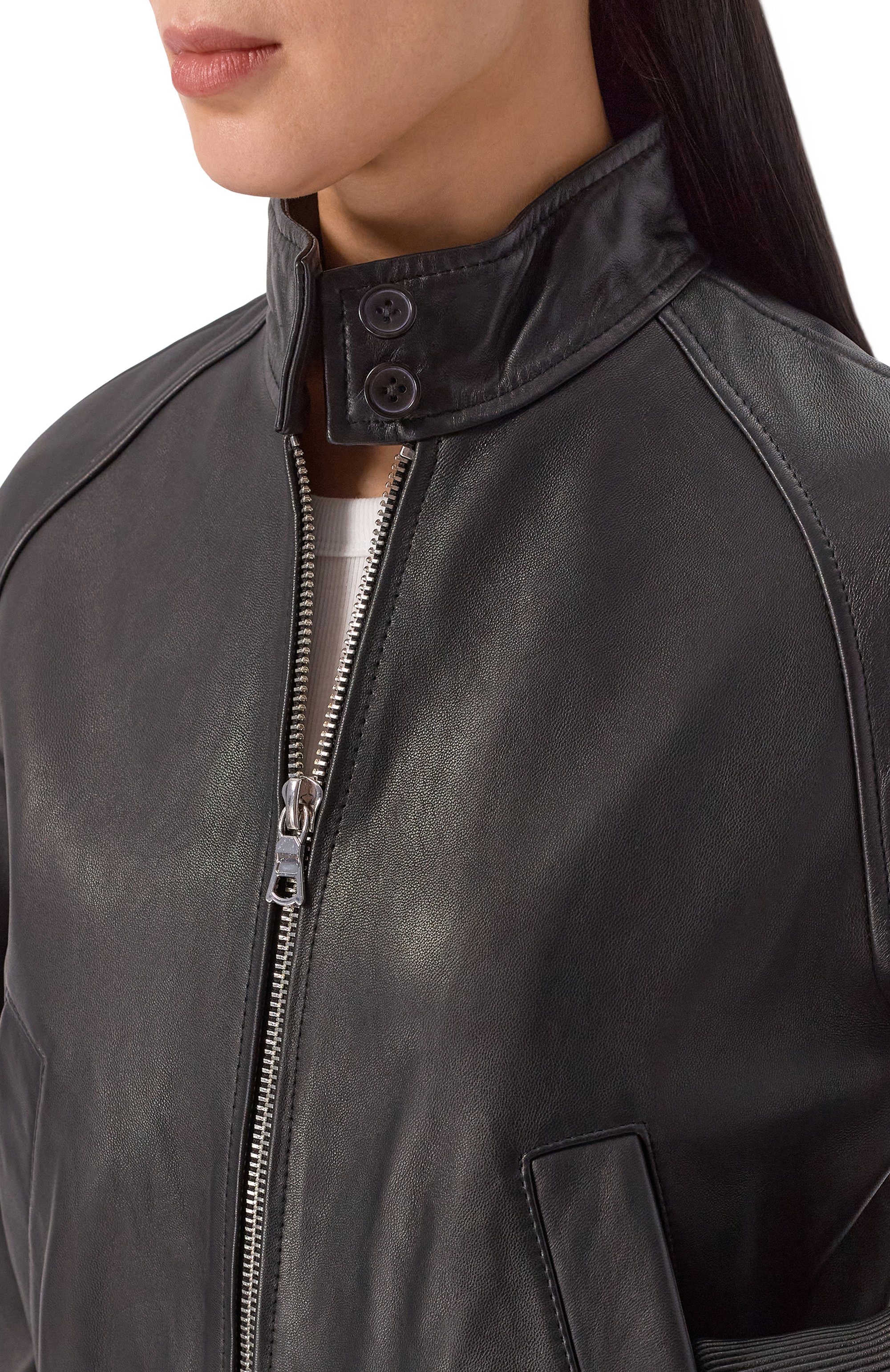 Кожаная куртка OFFICINE GENERALE черного цвета по цене 167500 руб., арт. S26WLTR550, фото 5 Кожаная куртка OFFICINE GENERALE, арт. S26WLTR550, фото 5