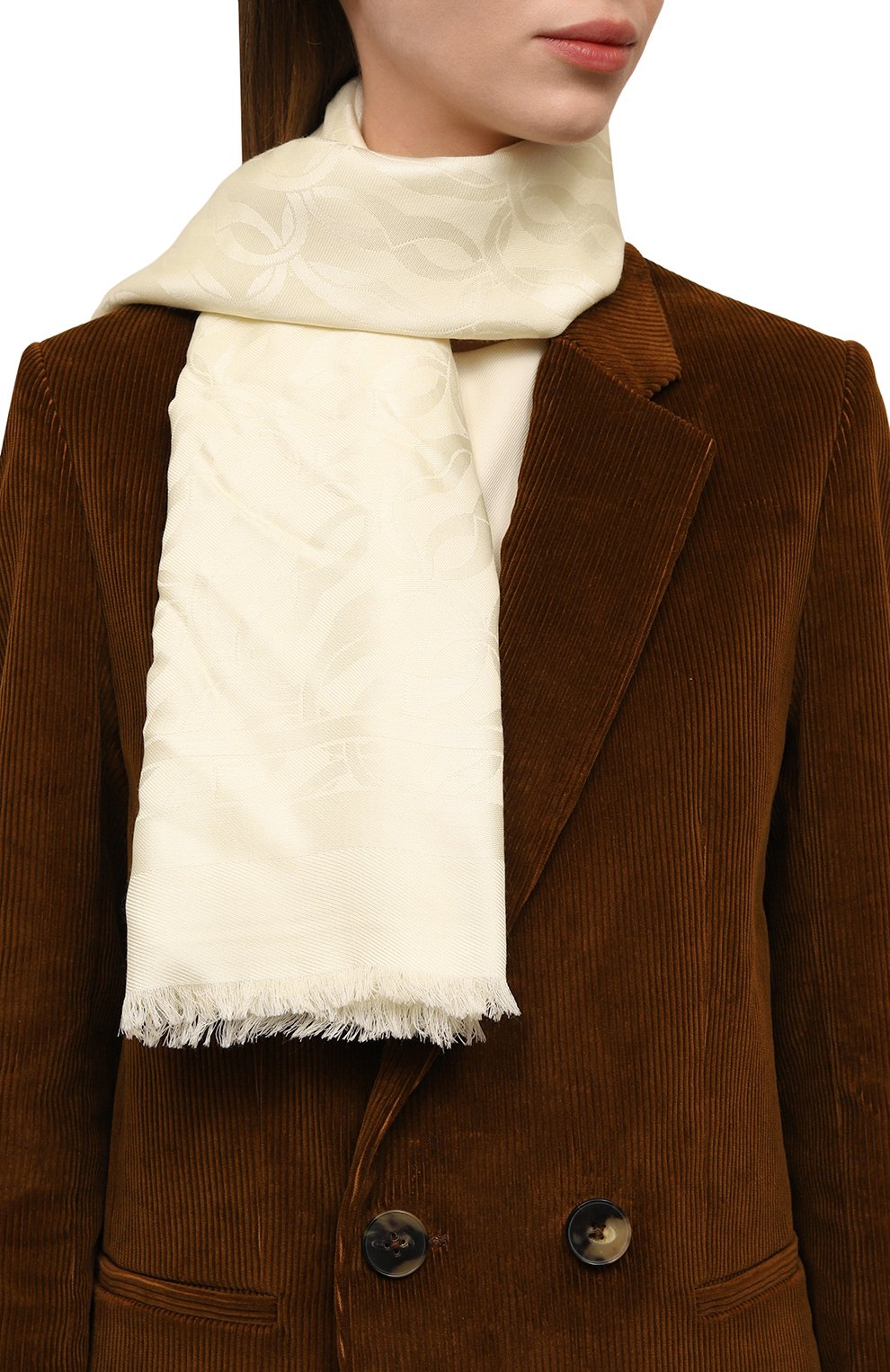 Шаль из шелка и шерсти BALLY кремового цвета по цене 37950 руб., арт. WSC01N/SE096, фото 2 Шаль из шелка и шерсти BALLY, арт. WSC01N/SE096, фото 2
