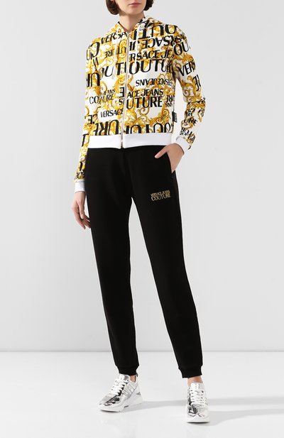 Хлопковая толстовка VERSACE JEANS COUTURE разноцветного цвета по цене 33500 руб., арт. B6HUA790-UDP306/S0592, фото 2 Хлопковая толстовка VERSACE JEANS COUTURE, арт. B6HUA790-UDP306/S0592, фото 2