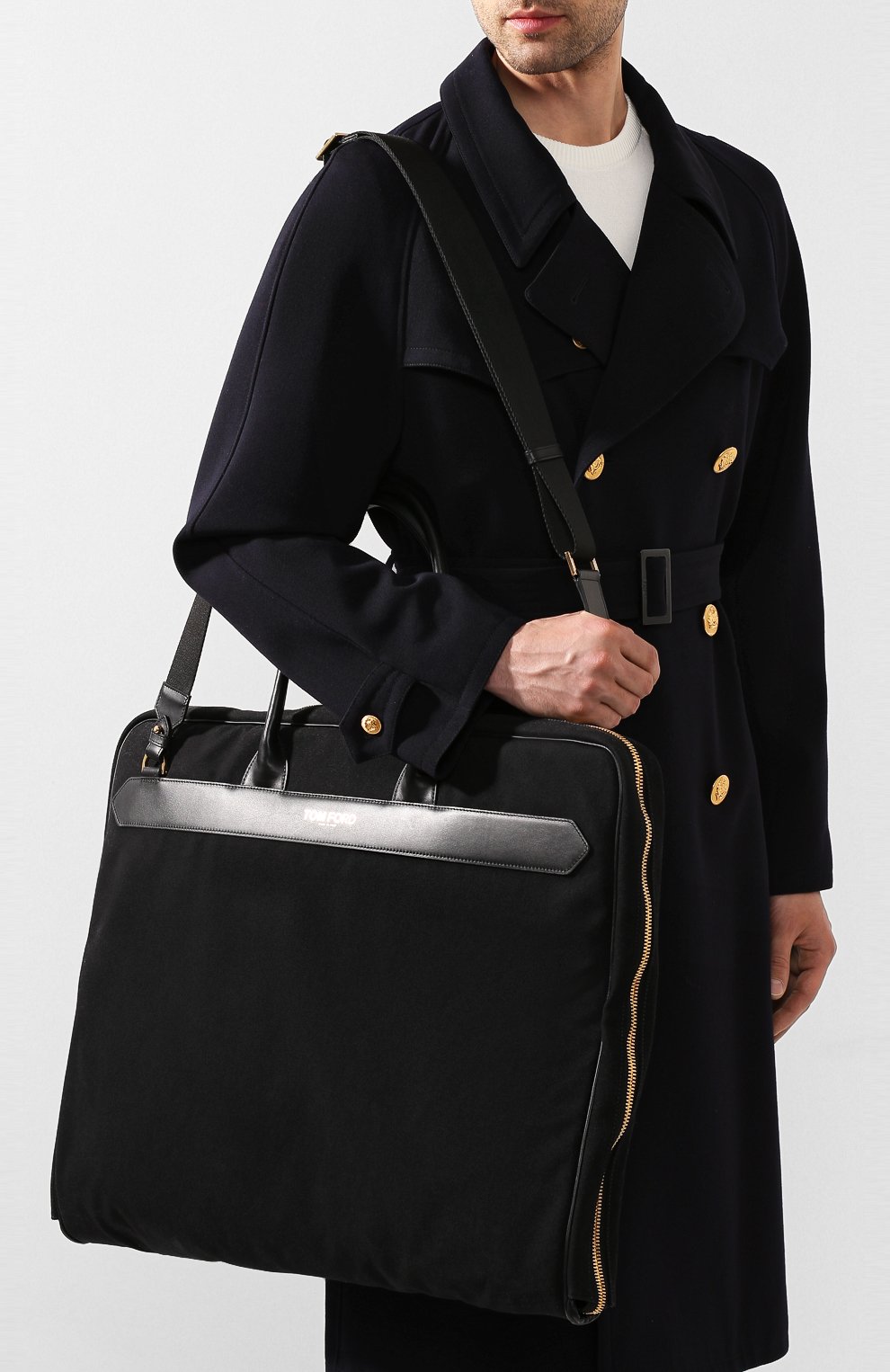 Текстильная дорожная сумка TOM FORD черного цвета по цене 451500 руб., арт. H0408T-TCN005, фото 5 Текстильная дорожная сумка TOM FORD, арт. H0408T-TCN005, фото 5