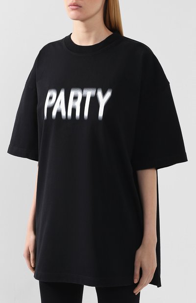 Хлопковая футболка VETEMENTS черного цвета по цене 32900 руб., арт. UAH20TR673/W, фото 3 Хлопковая футболка VETEMENTS, арт. UAH20TR673/W, фото 3