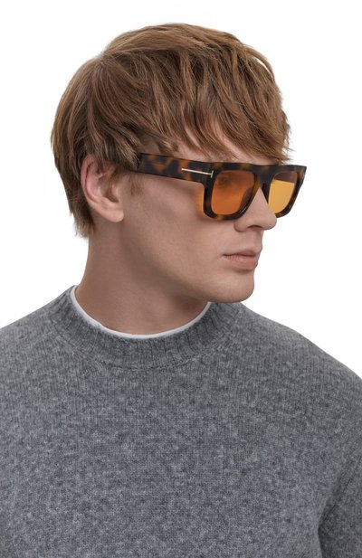 Солнцезащитные очки TOM FORD желтого цвета по цене 56500 руб., арт. TF711 56E, фото 2 Солнцезащитные очки TOM FORD, арт. TF711 56E, фото 2