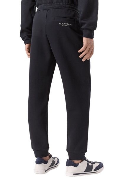 Джоггеры GIORGIO ARMANI темно-синего цвета по цене 87550 руб., арт. GM001531/TE10668, фото 4 Джоггеры GIORGIO ARMANI, арт. GM001531/TE10668, фото 4