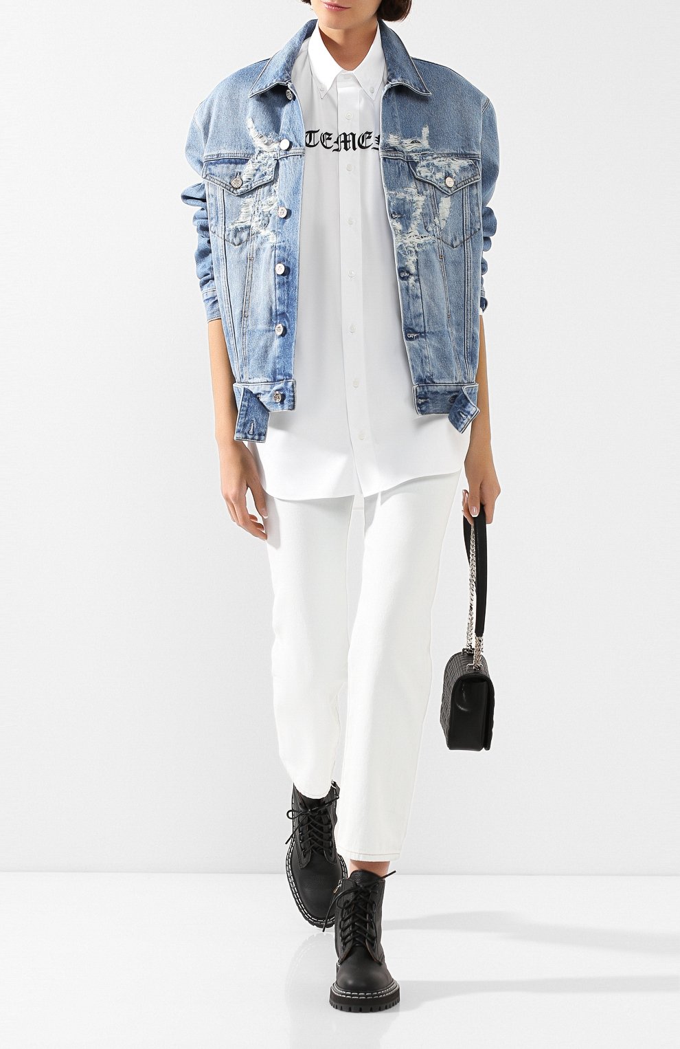 Хлопковая рубашка VETEMENTS белого цвета по цене 71950 руб., арт. SS20SH285 1006/W/WHITE, фото 2 Хлопковая рубашка VETEMENTS, арт. SS20SH285 1006/W/WHITE, фото 2