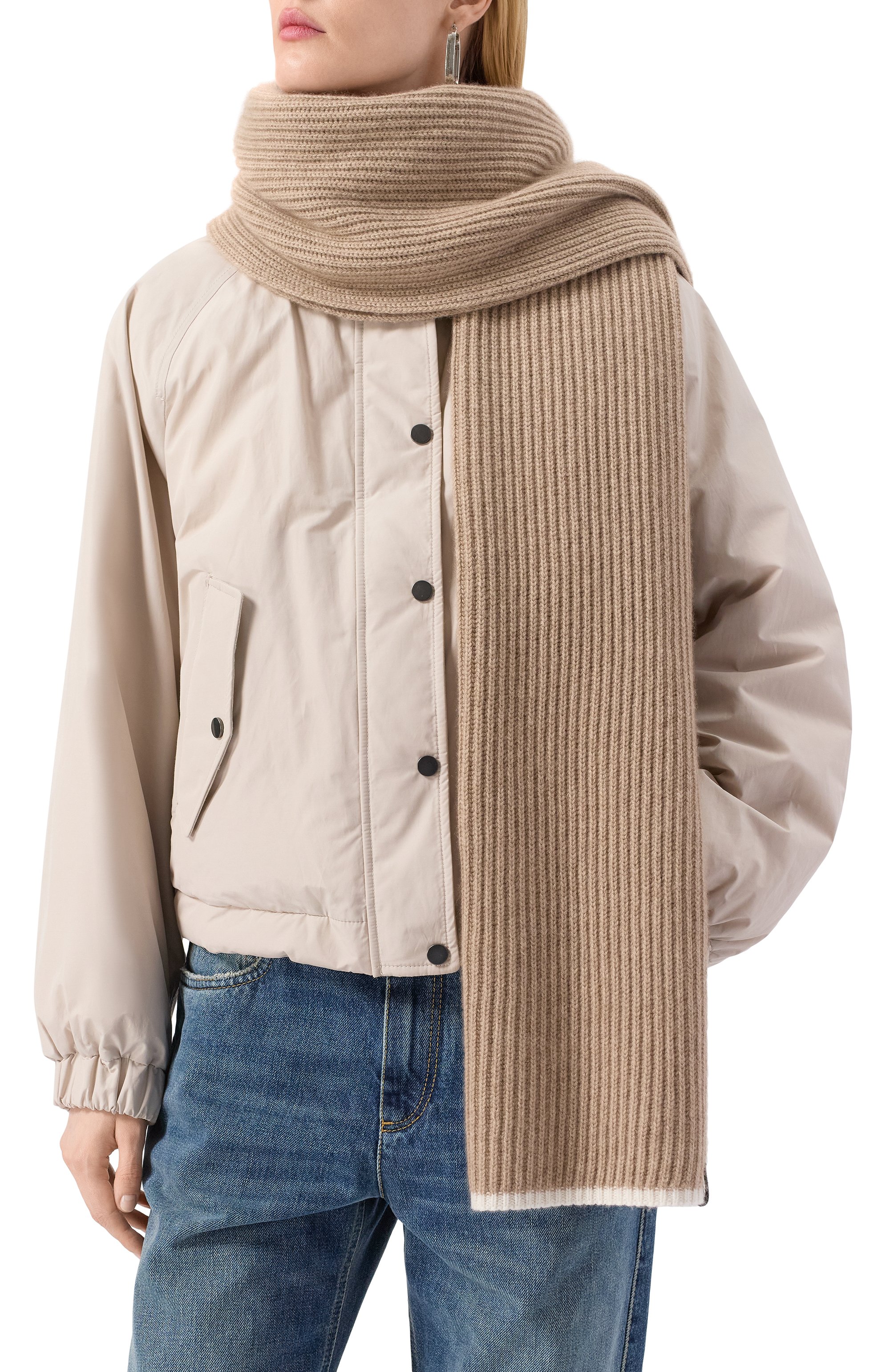 Кашемировый шарф BRUNELLO CUCINELLI бежевого цвета по цене 224500 руб., арт. M12504989, фото 2 Кашемировый шарф BRUNELLO CUCINELLI, арт. M12504989, фото 2