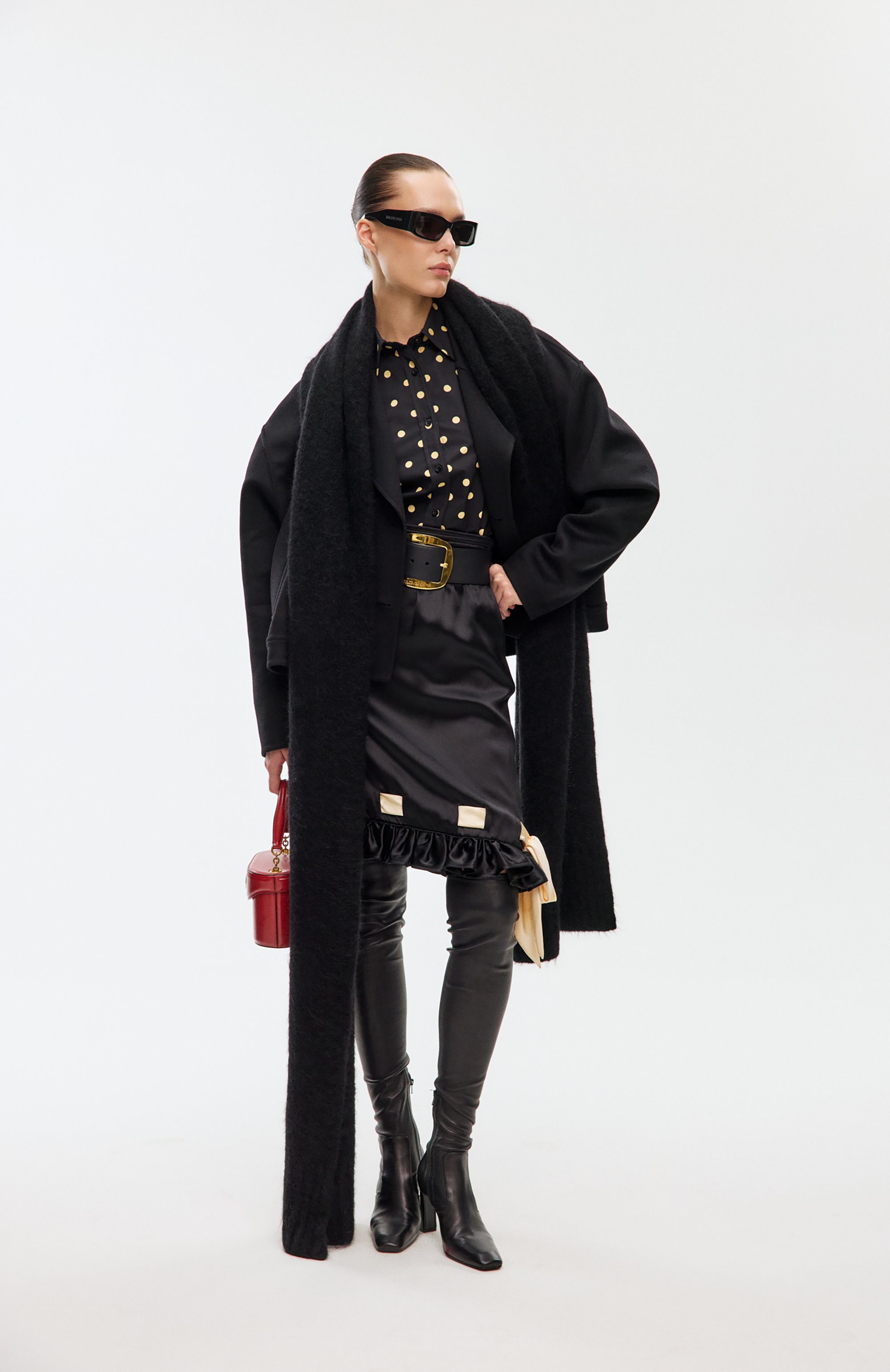 Хлопковая рубашка MOSCHINO черного цвета по цене 79950 руб., арт. A0210/5455, фото 6 Хлопковая рубашка MOSCHINO, арт. A0210/5455, фото 6